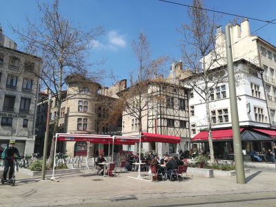 Podcast Les cœurs stéphanois à Saint-Étienne. Une visite loufoque organisée par l'EPASE et l'ANPU. Production : temaprod © Marie Crabié, temaprod