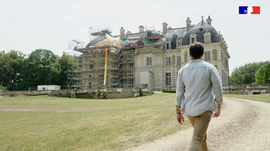 Capture d'écran de la vidéo «La restauration du château de Purnon, chef d’œuvre du XVIIIe siècle» © Ministère de la culture, DR