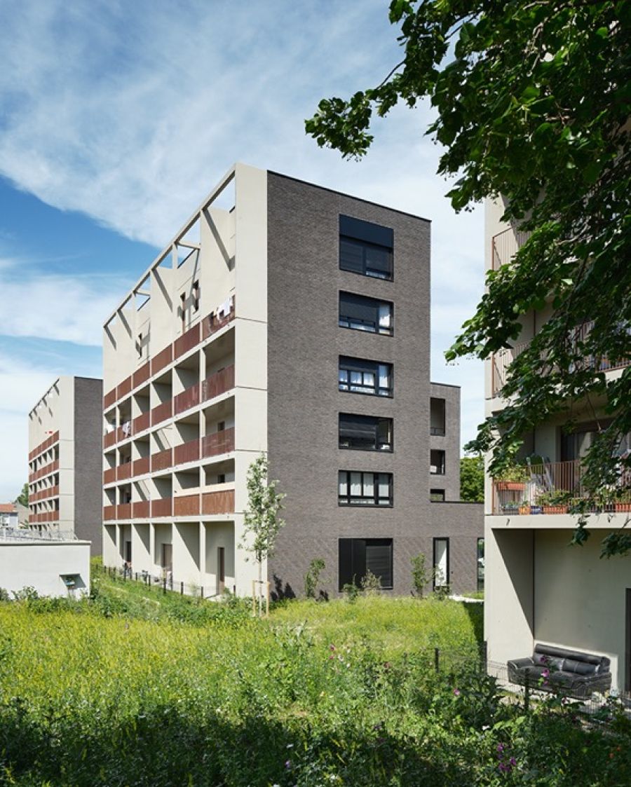 70 logements sociaux, Fort de l'Est - arch. Atelier du Pont © Takuji Shimmura