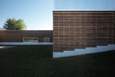 Extension et restructuration du groupe scolaire d’Ambrières-les-Vallées - Arch. talu . tristan brisard architecte et Onze 04 architectes © Simon Guesdon et Tristan BrisardExtension et restructuration du groupe scolaire d’Ambrières-les-Vallées - Arch. talu