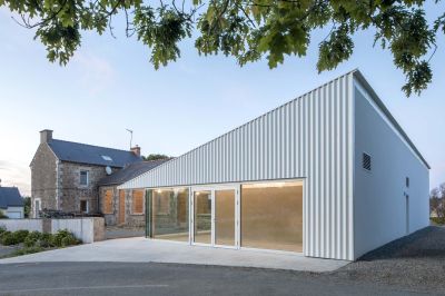 Salle associative et citoyenne de Trémeven - arch. Agence BRA.© Aurélien Chen