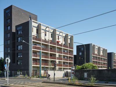 70 logements sociaux, Fort de l'Est - arch. Atelier du Pont © Takuji Shimmura