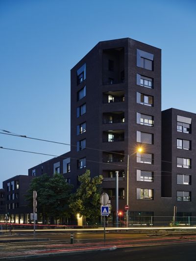 70 logements sociaux, Fort de l'Est - arch. Atelier du Pont © Takuji Shimmura