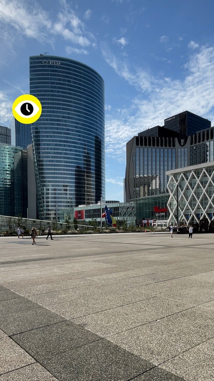 ⏯️ 60 secondes de contemplation, en direct de La Défense, un 15 août 🏢

#vacances #paris #pauselongue #contemplation...